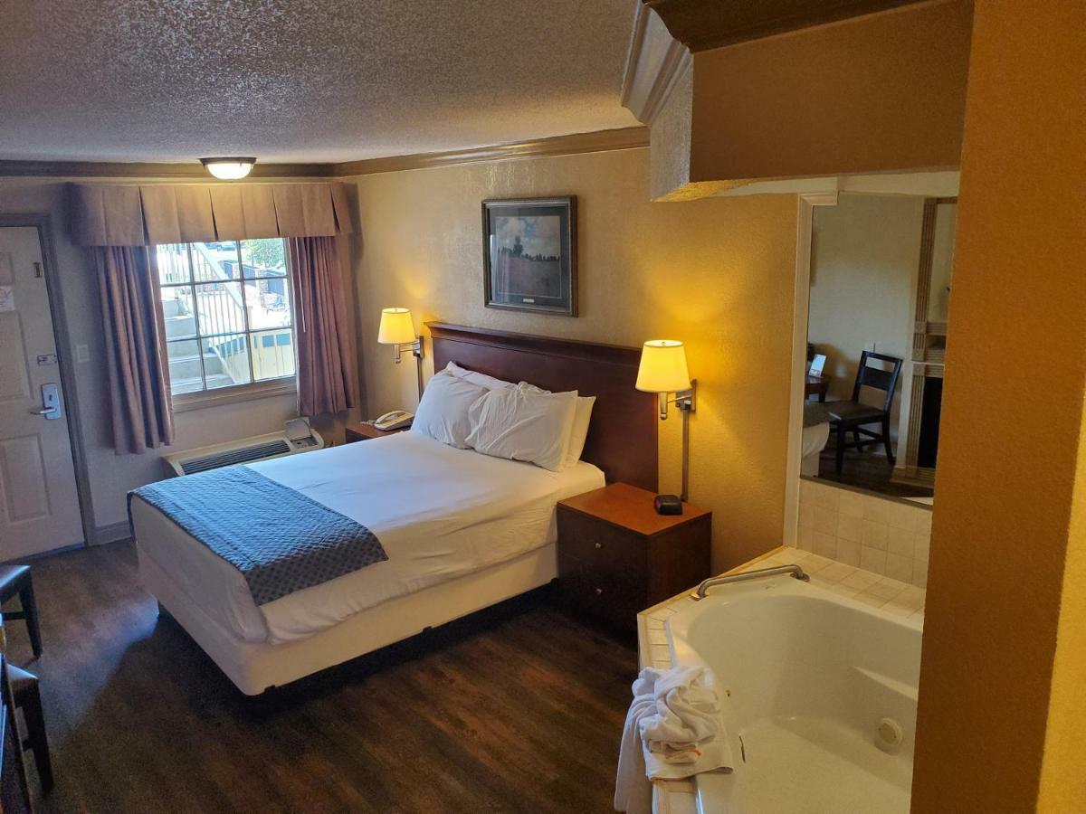 Colonial House Motel 鸽子谷 外观 照片