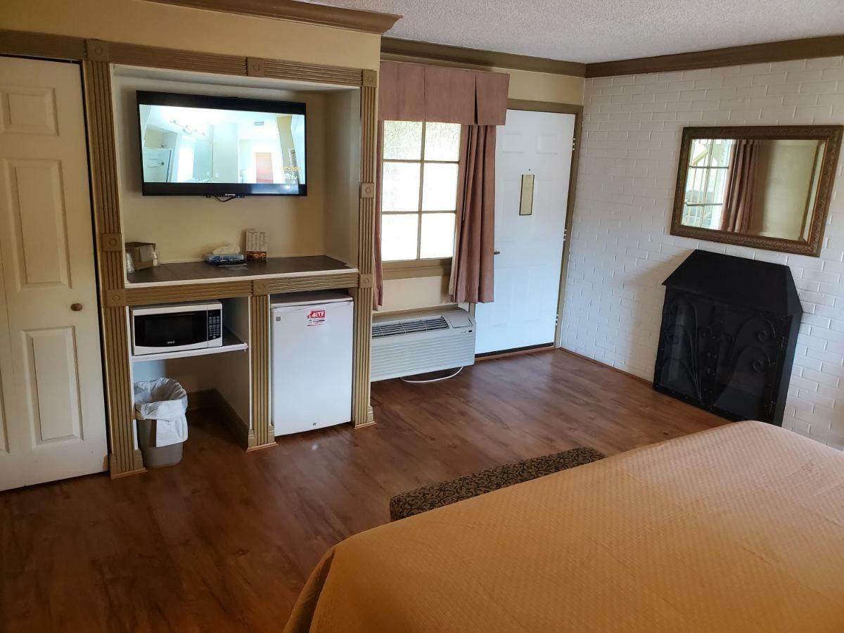 Colonial House Motel 鸽子谷 外观 照片