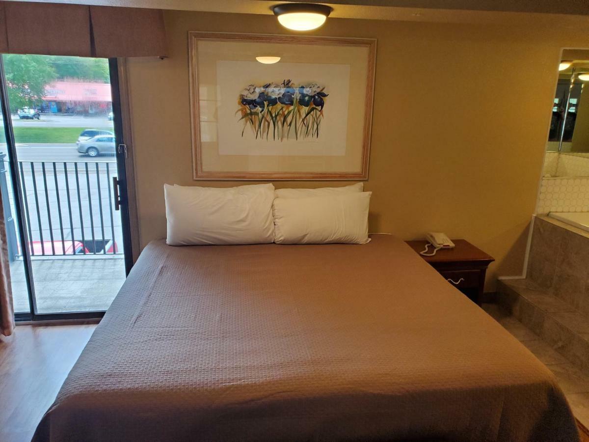 Colonial House Motel 鸽子谷 外观 照片